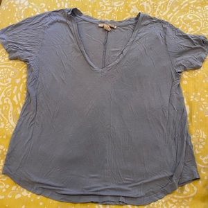 Forever 21 women’s xl blue basic v neck tee